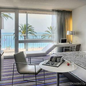 Kamer "Previlege" met een King Size Bed en Uitzicht op het Strand
